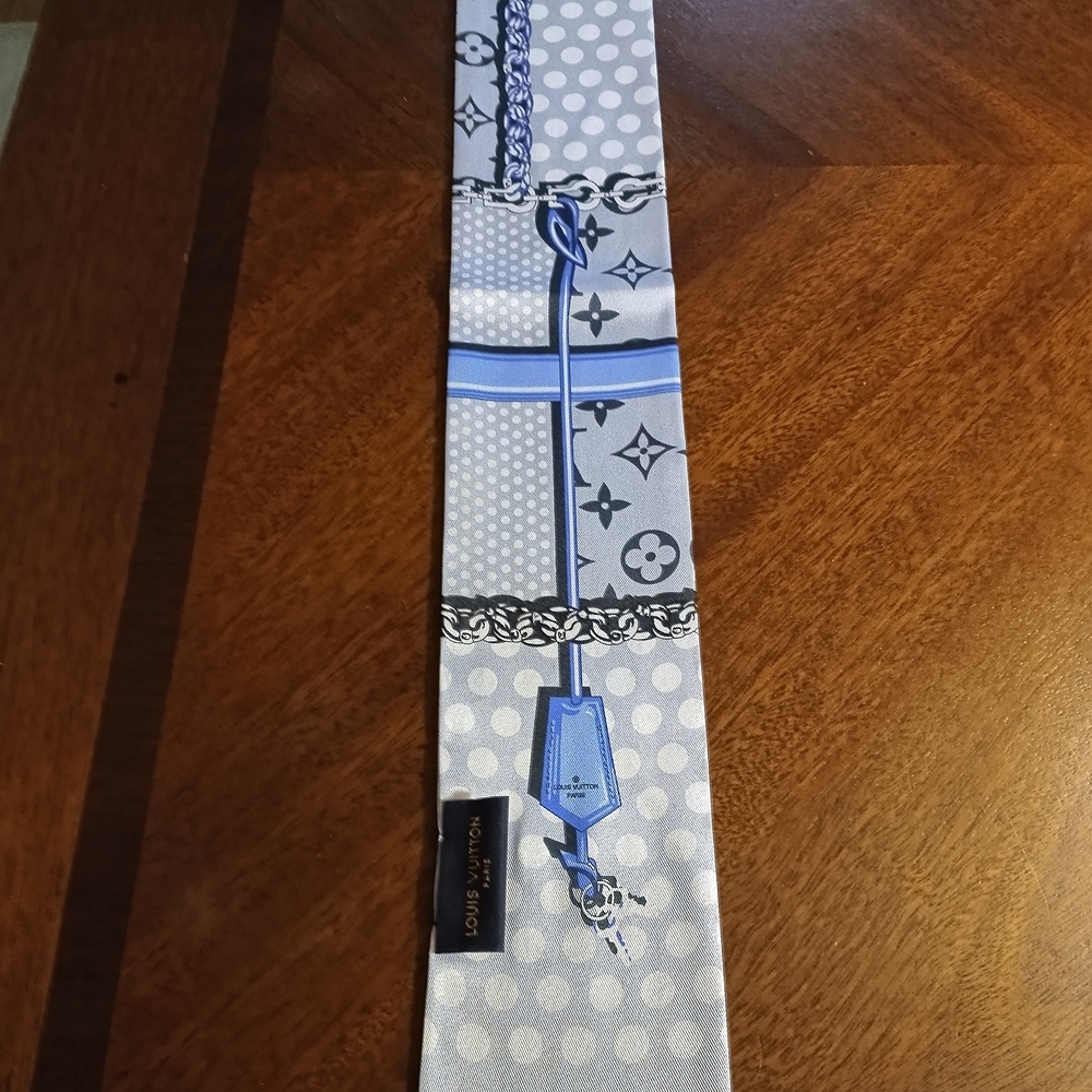 Louis Vuitton Monogram Blue and Gray Tie - Picture 7 of 11